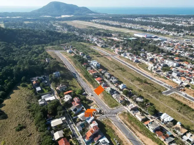 Terreno com Escritura Pública em loteamento novo no Rio Vermelho - Muquem