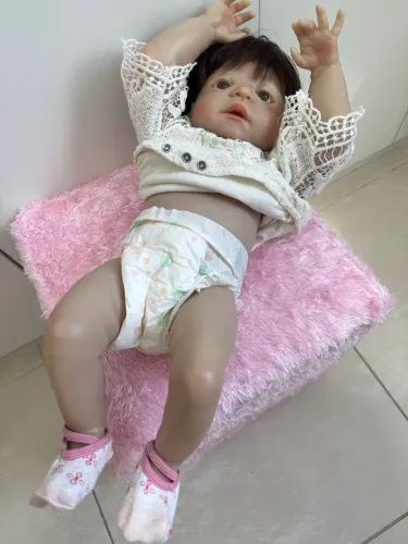 Boneca Bebe Reborn Silicone, pode dar banho 
