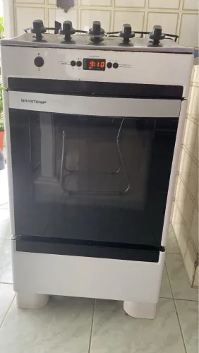 Brastemp Clean de 4 bocas, modelo BFO4TAB, com timer digital.