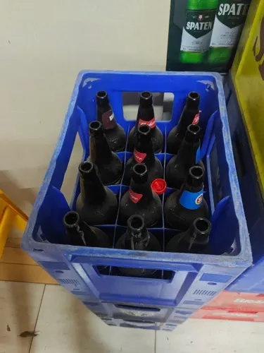 Caixas engradados de cerveja litrão