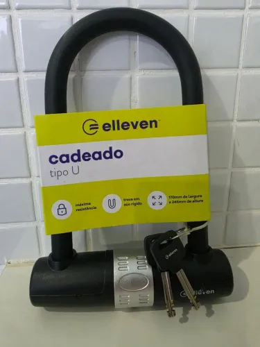 Cadeado Elleven U Lock Trava:<br>170mm de Base e 245mm de Altura. 