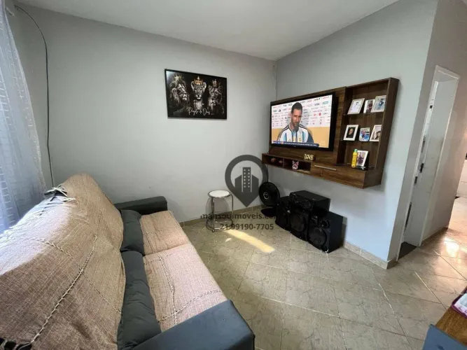Casa Linear com Quintal e Vaga de Garagem - Campo grande
