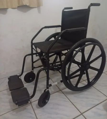 CADEIRA DE RODAS CDS USADA POUQUÍSSIMAS VEZES