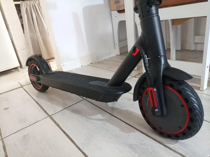 Patinete elétrico novo motor de 350w depende onde eu entrego faz ate 30km velocidade