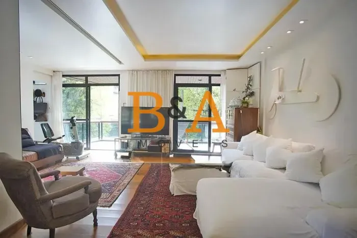 Excelente apartamento à venda na Visconde de Albuquerque - reformado por arquiteto e com i