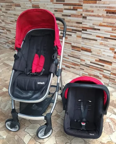 Carrinho + bebê conforto