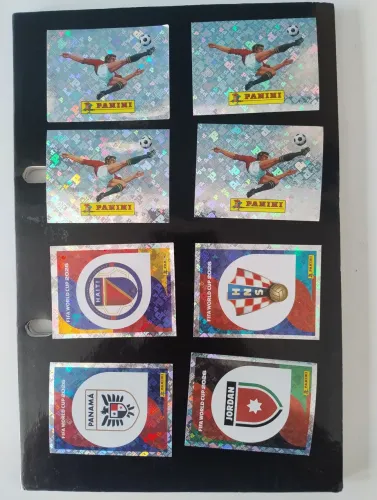 Troco figurinha brilhantes por fwc 7,8