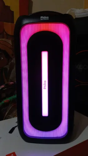 Caixa acústica Philco 650W até 12 de bateria