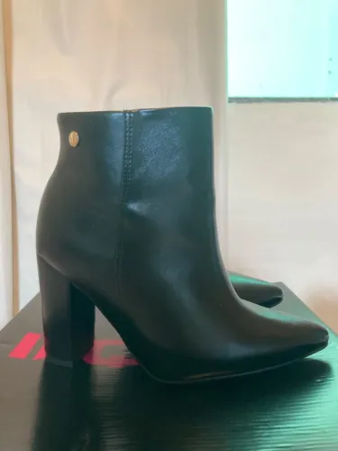 Bota Vizzano Preta (tam: 34)