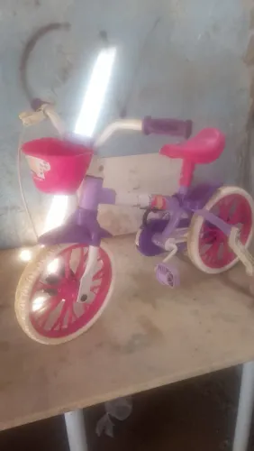 Vendo uma bicicleta pouco usada