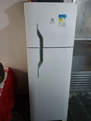 Vende-se geladeira Electrolux