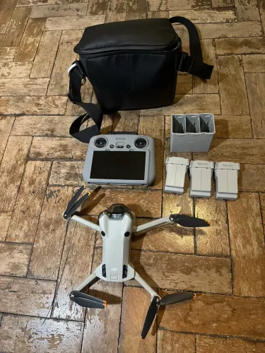 DJI mini 4 pro combo 