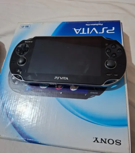 PS Vita Sony, modelo PCH-1010