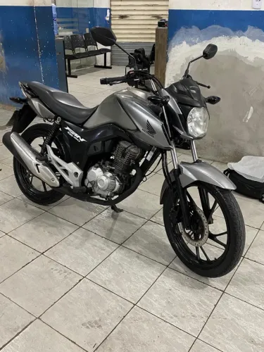 Fan 160 2023 vendo ou troco por carro ou moto 