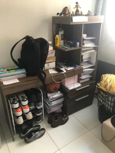 Vendo escrivaninha/estante 