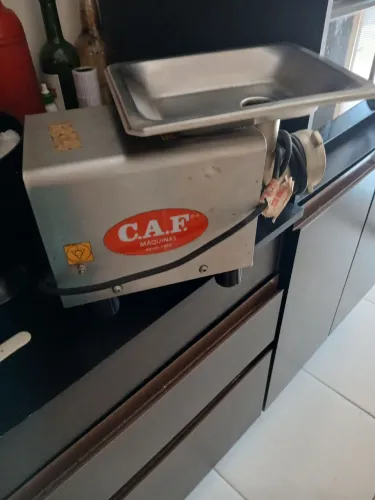 Moedor de carne elétrico 