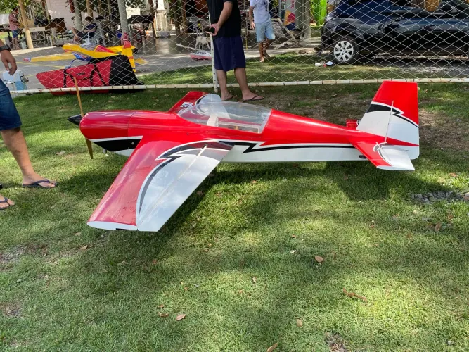 Aeromodelo Extra300 111cc
