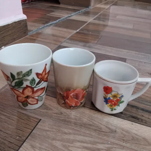 Copos e canecas porcelana antigo 