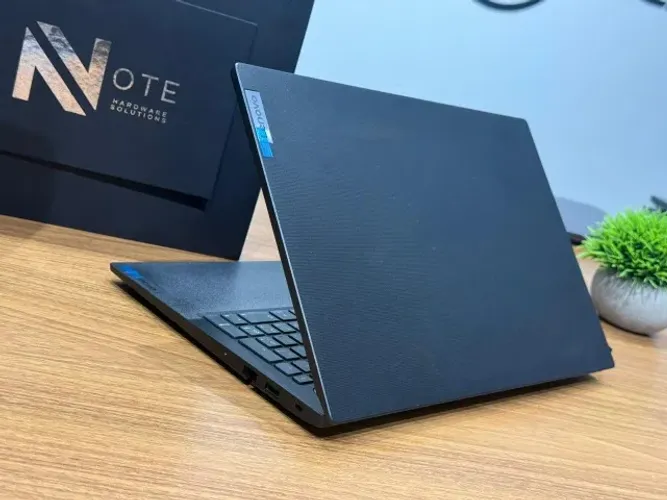Notebook Lenovo V15 i5 11ª Geração 16GB RAM SSD NVMe 15.6" FHD - Garantia e NF