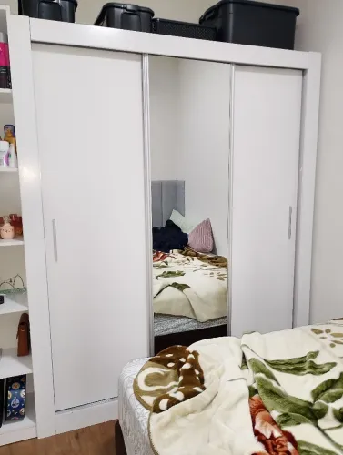 Guarda Roupa Solteiro 3 portas de correr (TENHO DUAS UNIDADES)