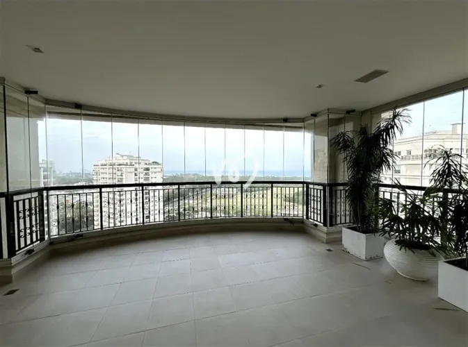 Exclusiva cobertura duplex no Condomínio Riserva Uno - Barra da Tijuca com 595 m² e 4 Suít