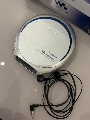 CD Walkman Sony D-FJ211