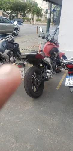 Faz 25 18 moto com detalhes de uso,querendo trocar em uma bajaji D400,aceito proposta 