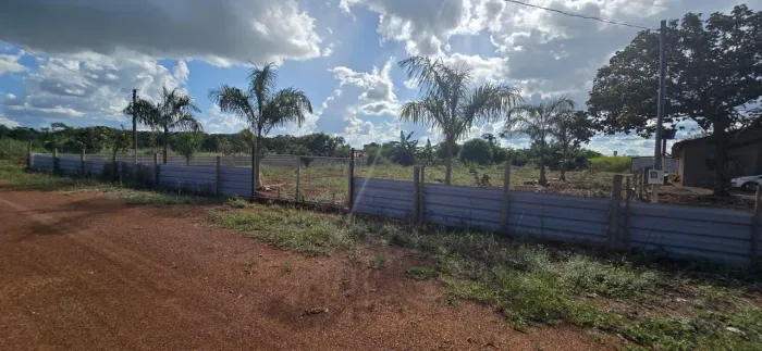 Vende-se Chácara em Unai-MG, 3.000 metros quadrados. Setor Macaubas 16km de Unai, asfalto.