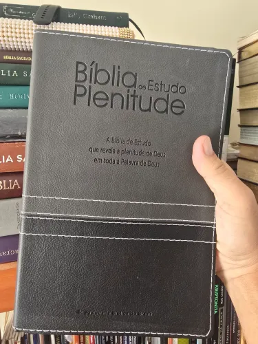 Bíblia de estudo Plenitude