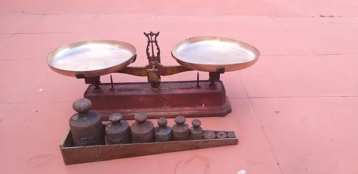 Balança antiga 2 pratos. Para Colecionador