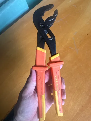 Alicate bomba d'água isolado - Irwin
