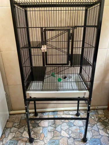 Vende-se gaiola para ratos junto suporte com rodinhas