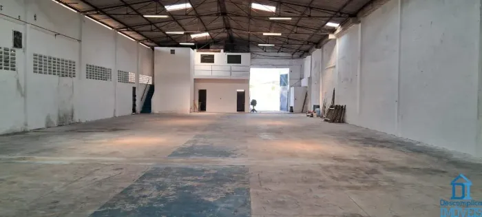 Galpões 700m² para Locação  Estrutura e Localização Estratégica