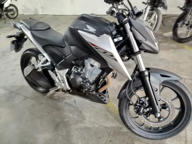 Cb 300f 2026