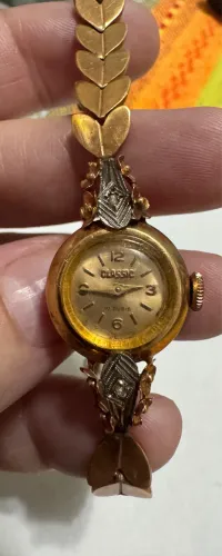 Relógio de ouro Classic feminino 14gramas com a máquina. Vendo peça não o grama do ouro.