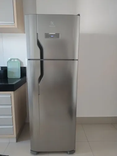 Geladeira Inox Electrolux 310 litros