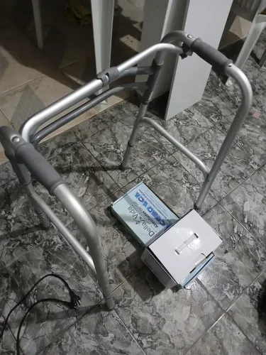 Colchão Pneumático Air Plus 220v, andador e almofada de gel