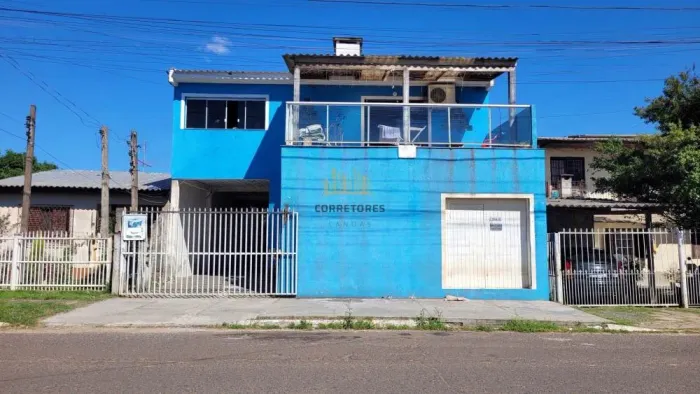 Casa-Sobrado 4 Dormitorios, 3 banheiros, Garagem para 3 carros, Piscina e Amplo Pátio - Ba