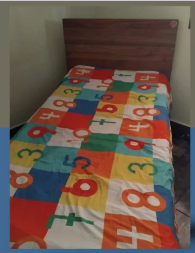 Cama de solteiro com colchão 