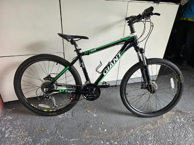 Bicicleta Giant ATX Elite Aro 26 Shimano Alivio, Freios Hidráulicos