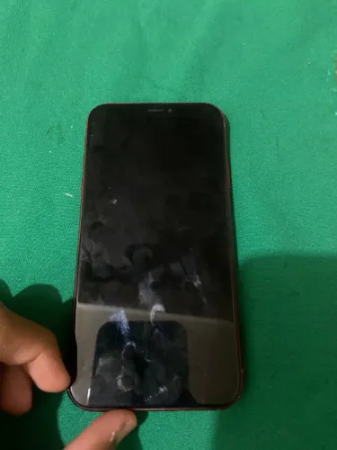 iPhone XR com a traseira quebrada, e sem Face ID