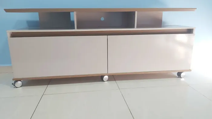 Rack p/ TV, 2 portas, 6 rodízios, largura - 160 cm