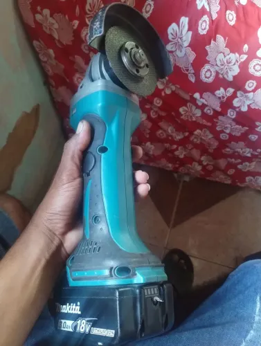 Lixadeira a bateria