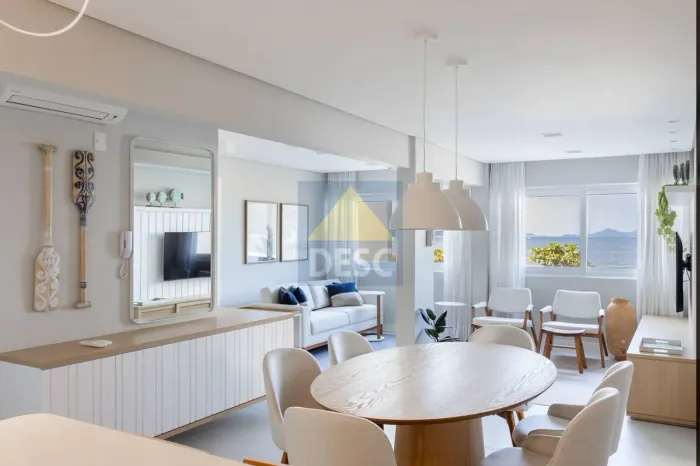 Apartamento Mobiliado Frente Mar à Venda no Ed. Gisele na Barra Sul em Balneário Camboriú