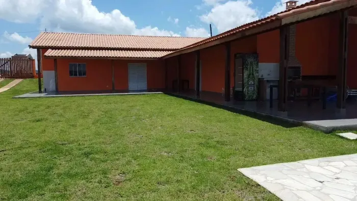 Oportunidade em Atibaia! Chácara na planta, fácil acesso, ideal para descanso e lazer em f
