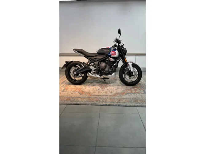 Triumph Trident 660 triple tribute 2025