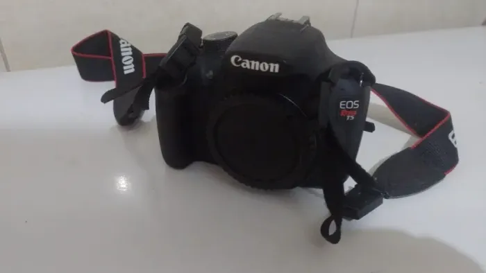 Canon T5 + Lentes 