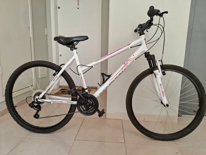 Bicicleta Decathlon Aro 26 com peças Shimano