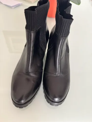 Bota de couro preto Corello