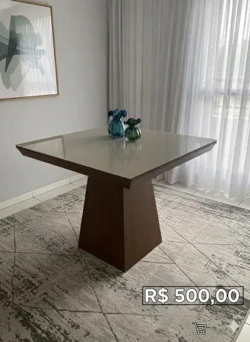 Mesa de Jantar Moderna com Tampo de Vidro - Excelente estado